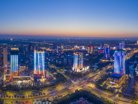 紅動(dòng)潮城！勇電城市級(jí)燈光智控平臺(tái)助力海寧演繹時(shí)代精彩